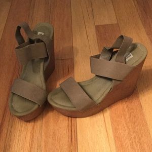 Steve Madden wedges